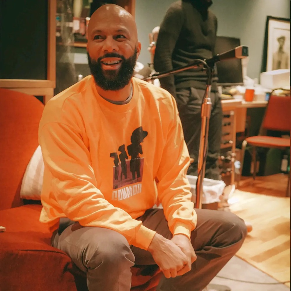 Common - A Beautiful Revolution Pullover Sweatshi… - image 1